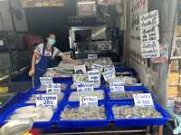 ตลาดชุมชนทางขึ้นวัดเขาตะเกียบ