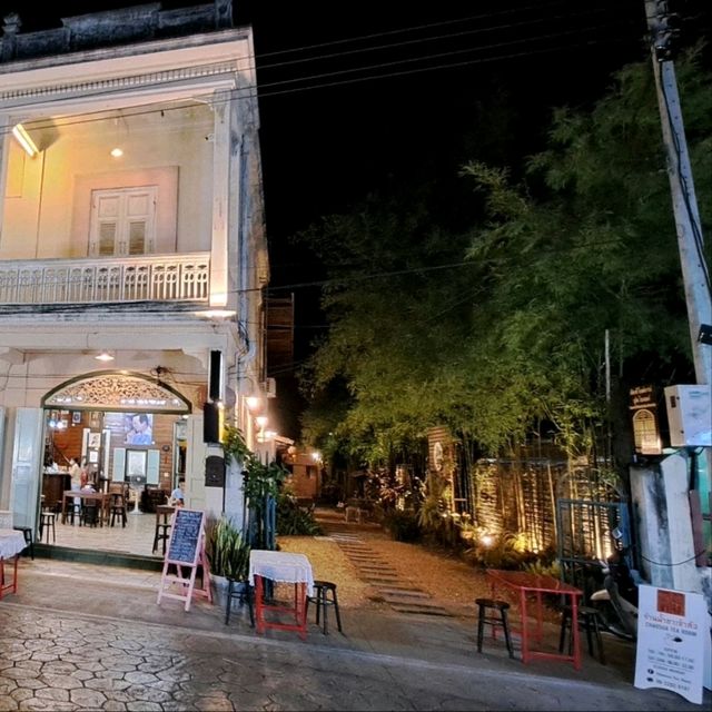 ร้านน้ำชาเจ้าสัว  Chaosua Tea Room  ลำปาง