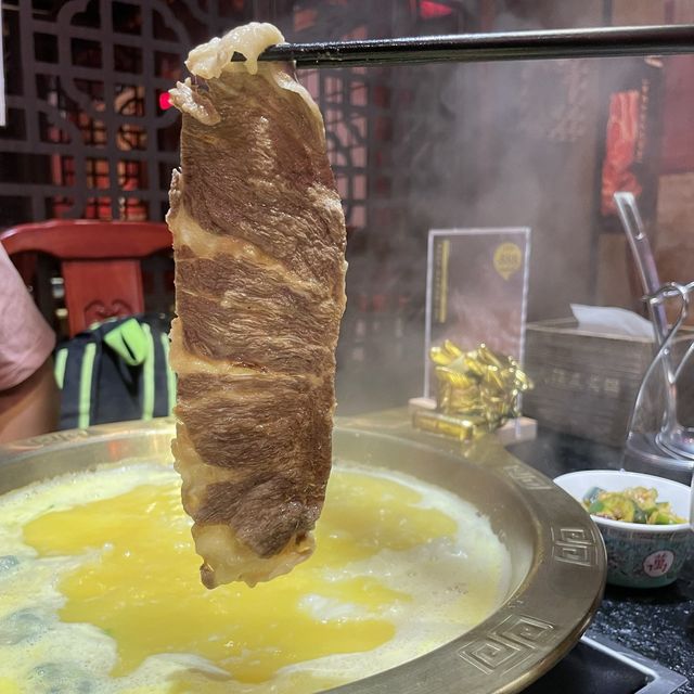 宮廷風火鍋店 必點花膠雞湯湯底