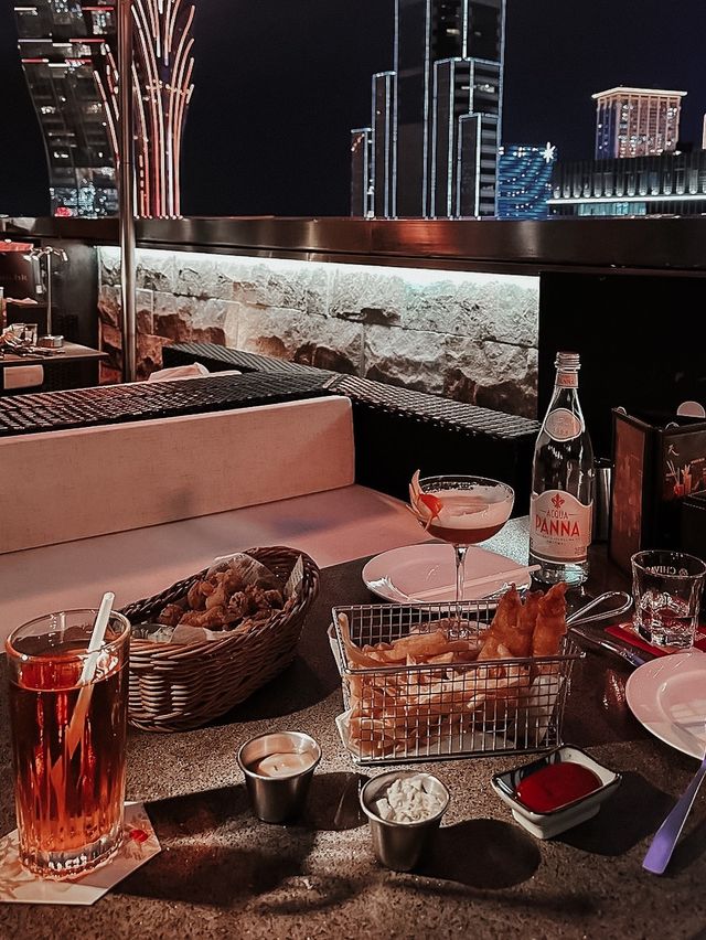 澳門出名賞夜景之酒吧SKY 21 Bar & Restaurant🥃 澳門出名賞夜景之酒吧SKY 21 Bar & Restaurant🥃