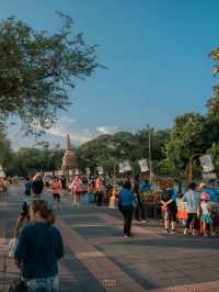 เดินตลาดพื้นเมืองที่รวมของสุโขทัยไว้ที่นี่