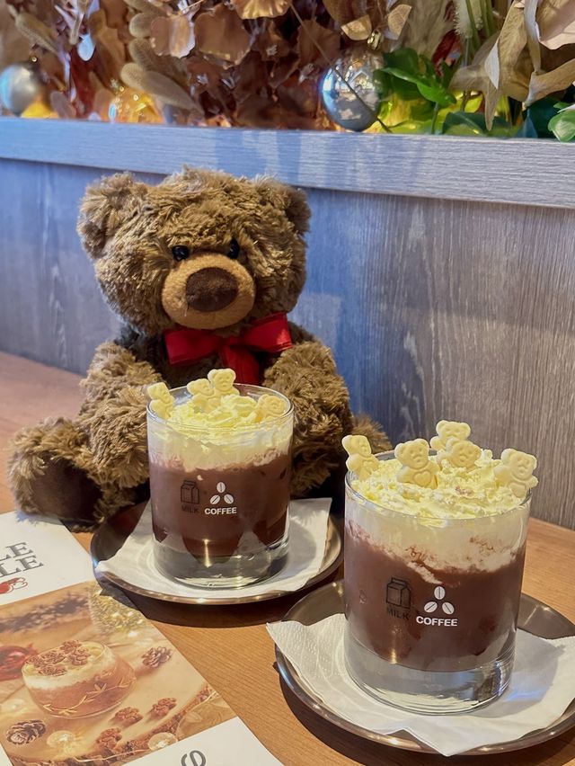 🎅🏻🐻 當聖誕老人拯救雪地裏的小熊…