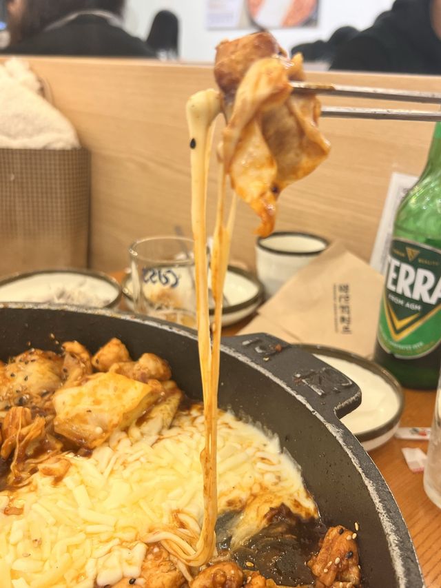 〖 ソウル・明洞〗のびーるチーズが最高!!絶品ダッカルビ専門店🙌