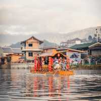 ลานกางเต็นท์ บนยอดเขา ที่บ้านรักไทย
