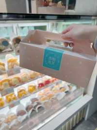「繽紛口味,必買泡芙店」