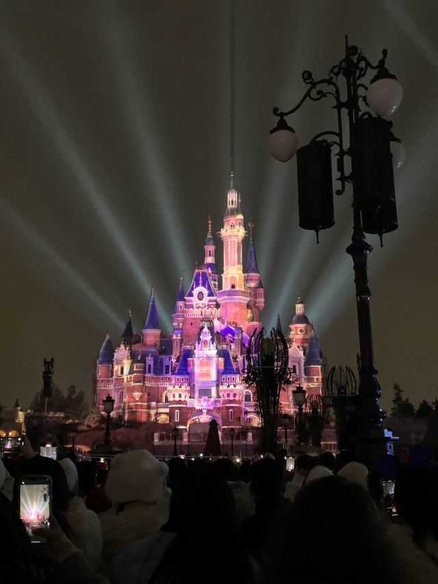 SHANGHAI DISNEYLAND