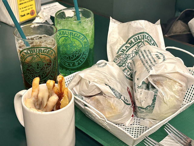 ℋ𝒶𝓀ℴ𝒹𝒶𝓉ℯ 오직 하코다테에서만 먹을 수 있는 🍔 ⊹⁺⸜ 럭키삐에로 ⸝⁺⊹