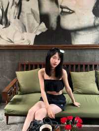 不是吧！到了越南還喝星巴克啊？