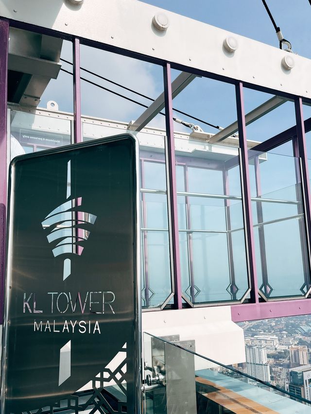 🇲🇾馬來西亞吉隆坡塔👣踩在玻璃盒子裡俯瞰吉隆坡