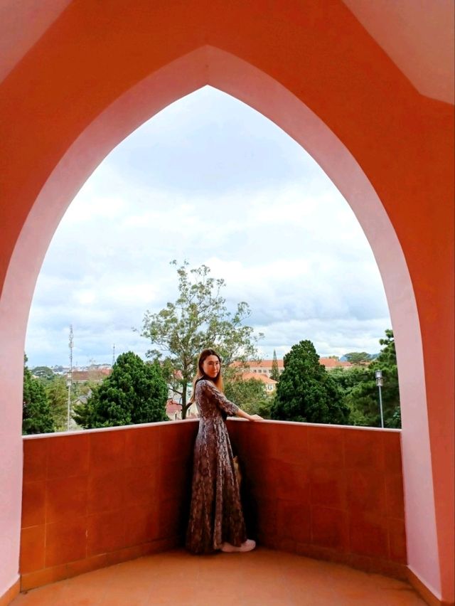 🇻🇳 The elegant Pink Church in Dalat