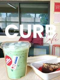 คาเฟ่ประตูสีแดงย่านงามวงศ์วาน | Curb Cafe