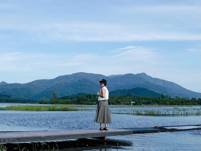 ลานกางเต็นท์หลักร้อยวิวหลักร้าน