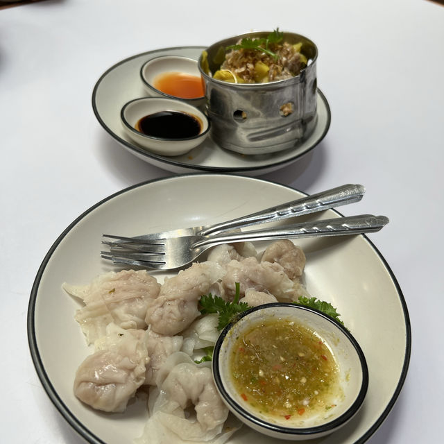 “เกี๊ยวหนองบัว” บะหมี่เกี๊ยวชื่อดังจังหวัดตราด 🥟🍜