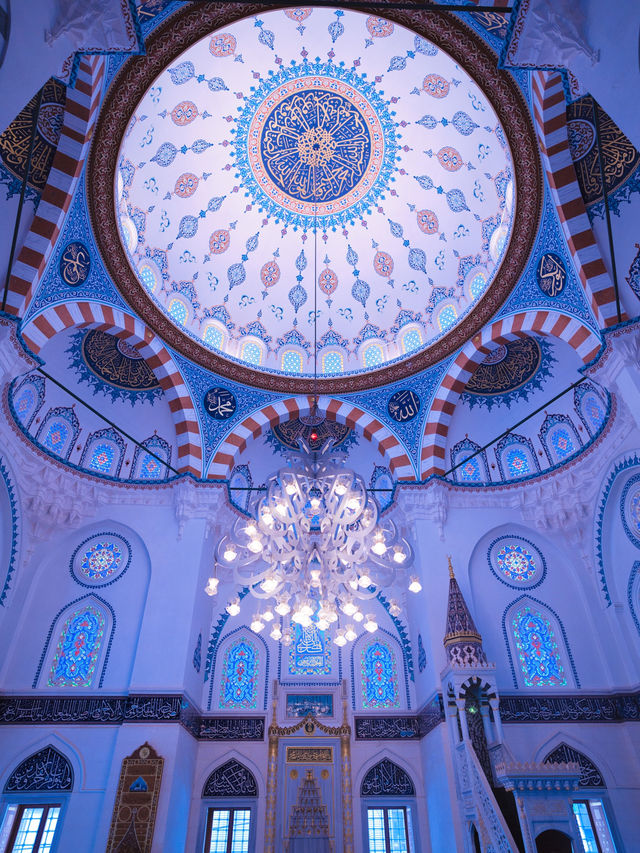 【都内?】トルコ風の色が色濃く再現されたモスク🕌