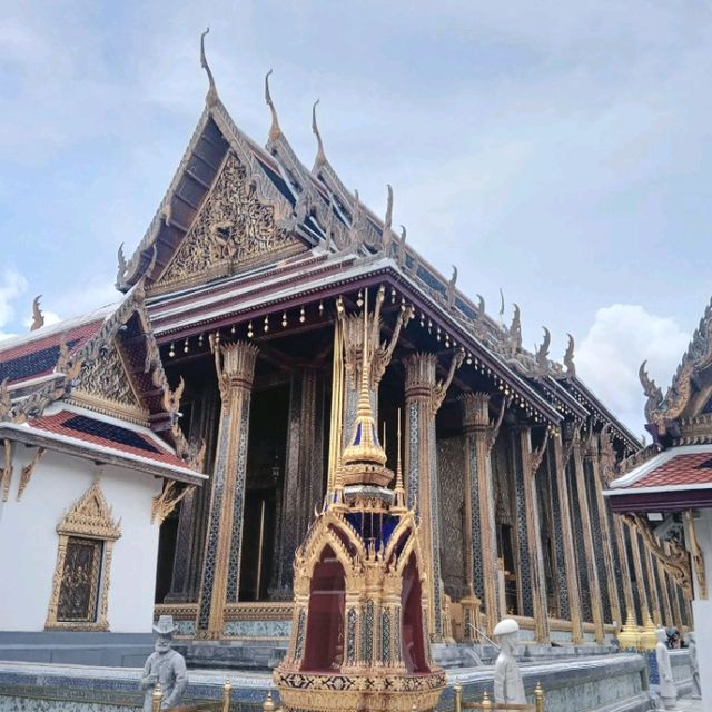   ๑ วันดีๆ ที่พระบรมมหาราชวัง