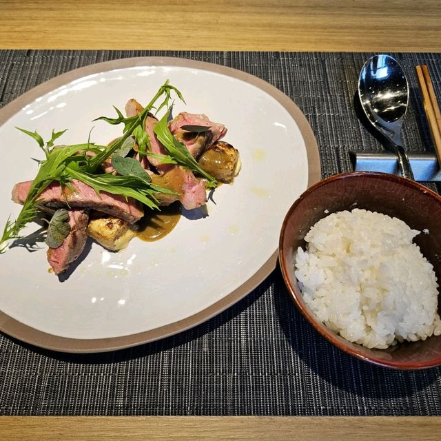 位於商場內的私房菜餐廳