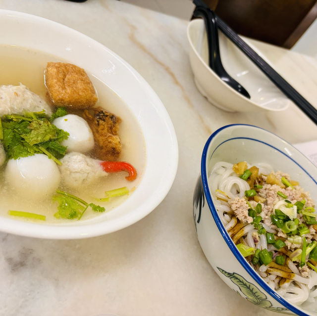 A Taste of Tradition: FuYong Porridge and Noodle, Oakland Seremban