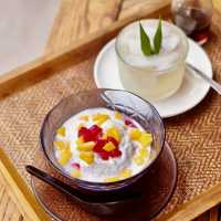 KHAO (Ekkamai)