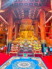 รอบซุ้มประตูพญานาคที่ วัดภูมินทร์