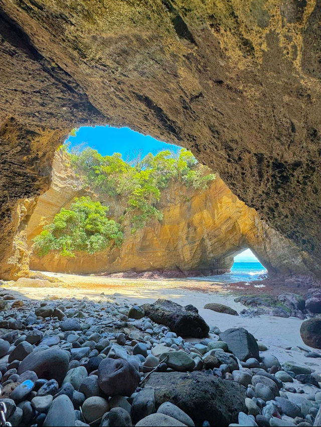 【絶景】まるで海外⁈ハートが浮かび上がる神秘的な洞窟