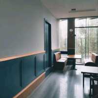 THE FIRST FLOOR IS MORE SPACIOUS WITH UNIQUE DECOR