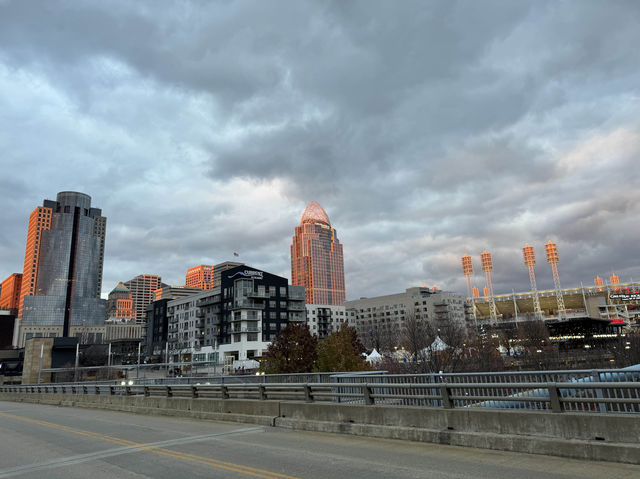 Smale Riverfront Park: Cincinnati's Riverside Gem