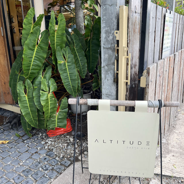 Altitude Café อัลติจูด คาเฟ่ลับแถวบางพระ
