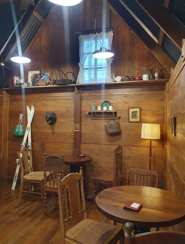  📌☕️ Ellen Cafe House 