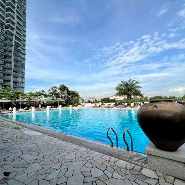 Perfect Poolside Experience with PARKROYAL 🇸🇬