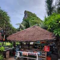 Happy Bar : คาเฟ่สไตล์บาร์