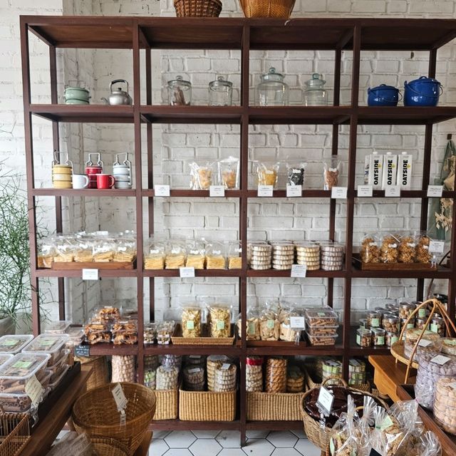 ร้าน บ้านขาวหนม อยุธยา