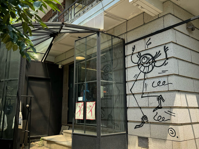 パリ発！アートブックストア📖