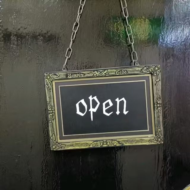 ヴァンパイアに会えるバー✨Cafe&BAR ヴァンパイアサイド