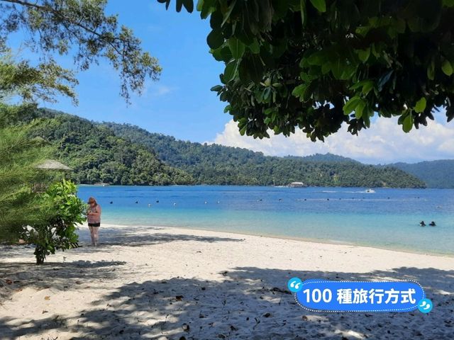亞庇沙比島跳島遊: 碧海藍天，海水清澈，適合浮潛