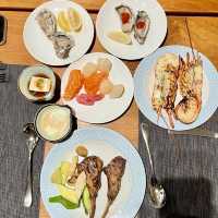 朗廷酒店自助餐-環境舒適，服務周到，任食帶子、生蠔、龍蝦