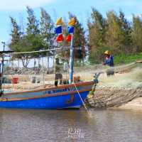 ล่องเรือ "คลองเขาแดง" ชมหินรูปร่างแปลกตา