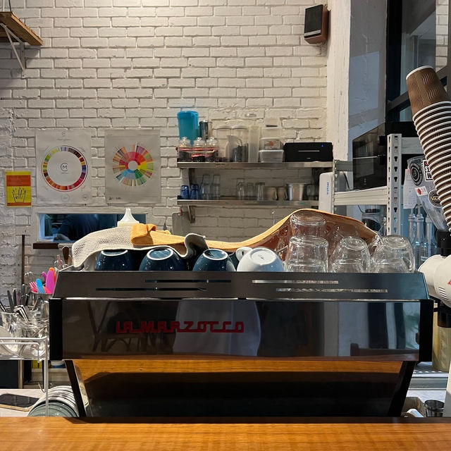 조용하고 한적한 코타키나발루 카페 Nook Cafe