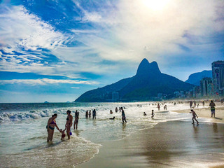 [Brazil] Chill on Copacabana Beach 🍸🏄🏼