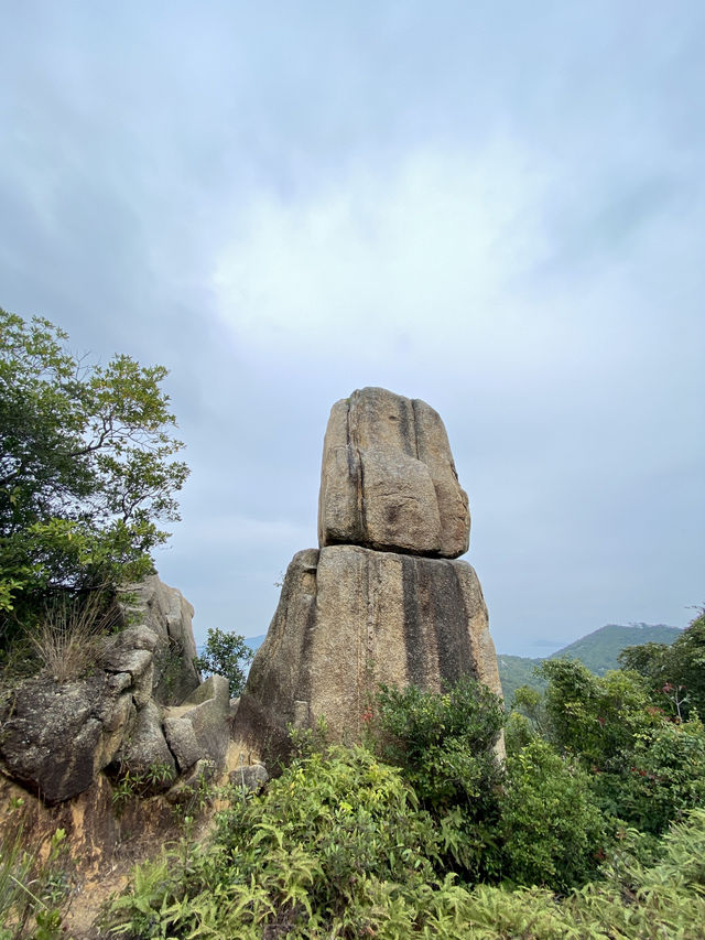 老人山-名字獨特的峰，山火瞭望台外型獨特，更能眺望壯麗海景