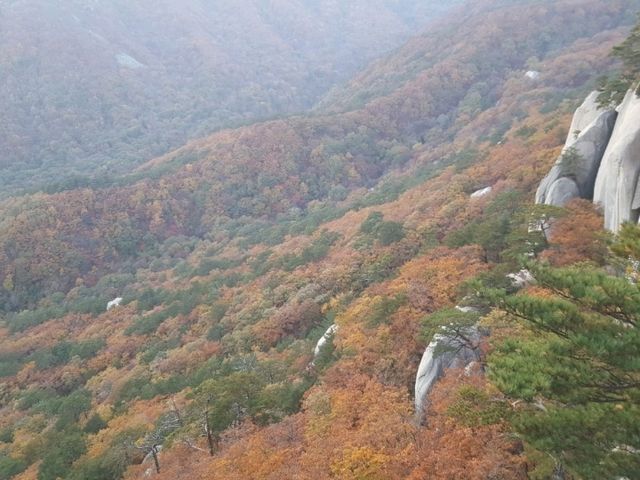 An autumn viewing hiking adventure at Ulsanbawi near Seoraksan