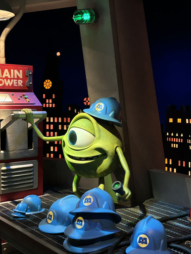 รีวิวเครื่องเล่น Monster, Inc. Ride & Go Seek