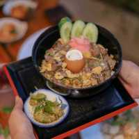 คาเฟ่ลับริมทะเลพัทยา มาดินเนอร์ชมวิวพระอาทิตย์ตก
