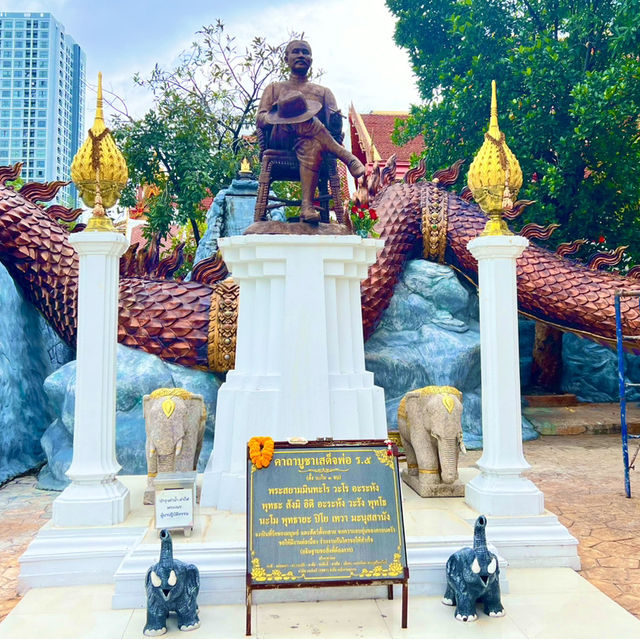 ลอดโบสถ์เสริมดวงที่วัดนาคปรก