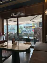 “A Culinary Gem in Ho Chi Minh City: Godmother Café”