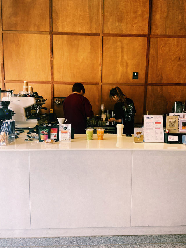  Queensbaker X Signature coffee Lamphun 