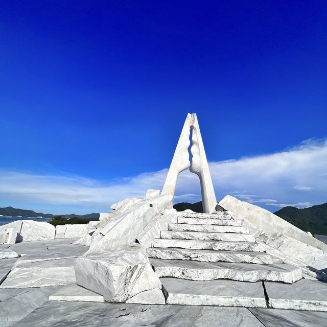 【広島 未来心の丘】　青と白の世界✨