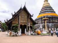 สักการะพระธาตุคู่เมืองลำปาง วัดพระธาตุลำปางหลวง