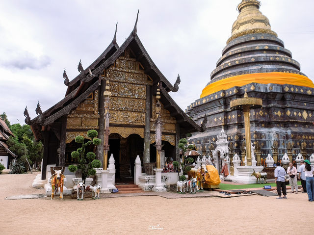 สักการะพระธาตุคู่เมืองลำปาง วัดพระธาตุลำปางหลวง