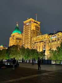 แสงสีของ The Bund ยามค่ำคืนมา