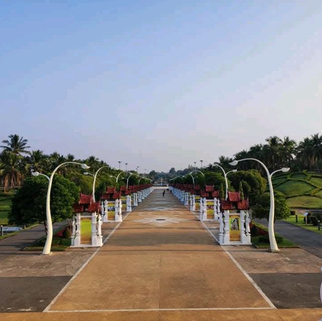 นั่งรถรางชมพืชสวนโลก หอคำหลวง สุดงดงาม